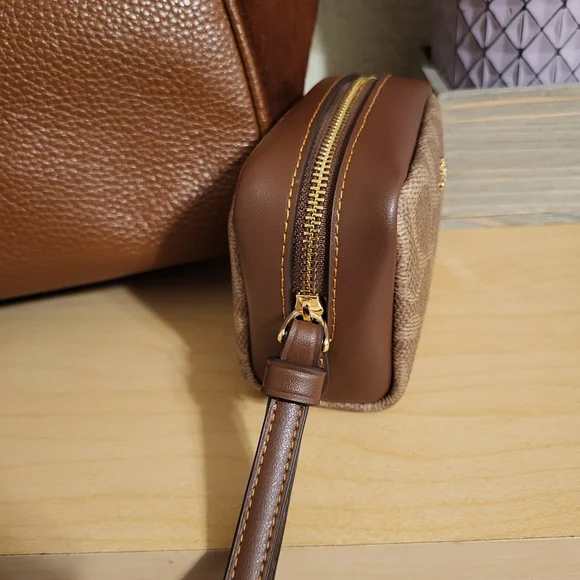 Coach Brown Leather Tote Bag - Picture 5 of 16